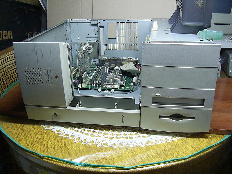 File:PIC 0836 Power Macintosh G3.JPG