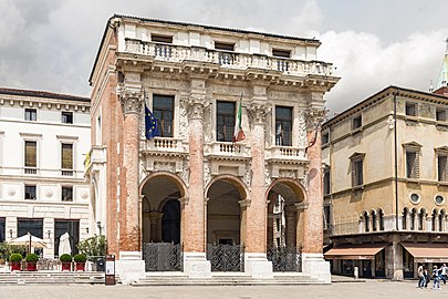 Loggia del Capitanio.