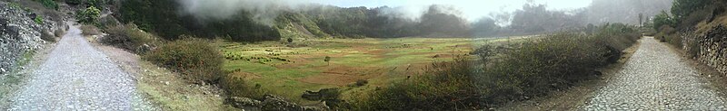 File:Panorama volcan cap vert.jpg