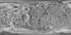 Harta topografică a Fobos. Proiecție echectangulară. Zona reprezentată: 90 ° N-90 ° S; 180 ° V-180 ° E.