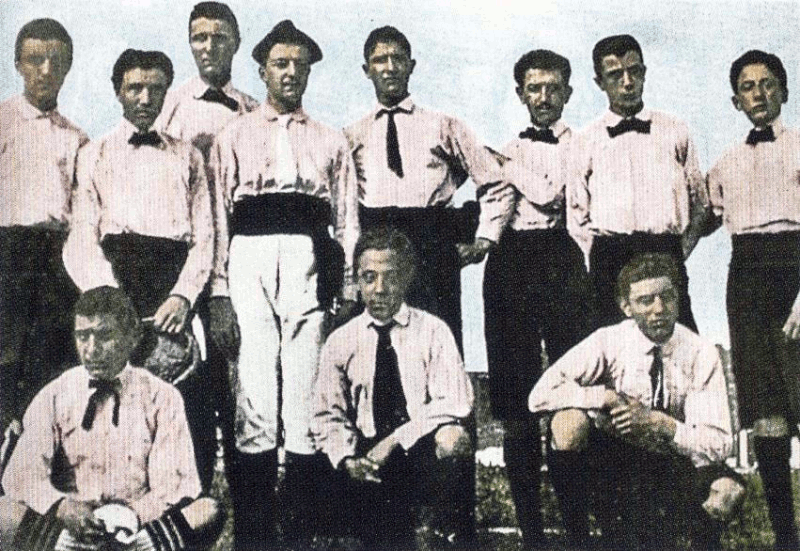 File:Pionieri Juve 1898.gif