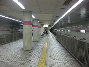 Platform for Tanimachi line of Taishibashi-Imaichi Station.JPG