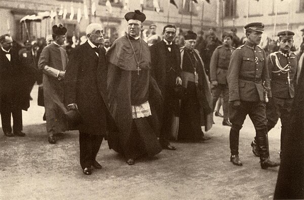 Members of the Regency Council with officers of the Polish Army