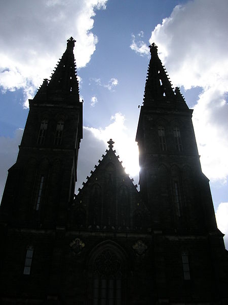 File:Praha Vysehrad sv.Petra a Pavel silueta 20062006.JPG