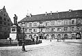 Schillerplatz in Stuttgart mit Prinzenbau, Schillerdenkmal und Fruchtkasten, 1889.