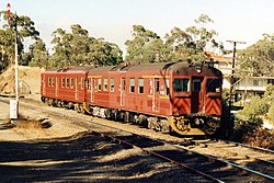 Two 400 class Redhens working a Belair line service in 1990
