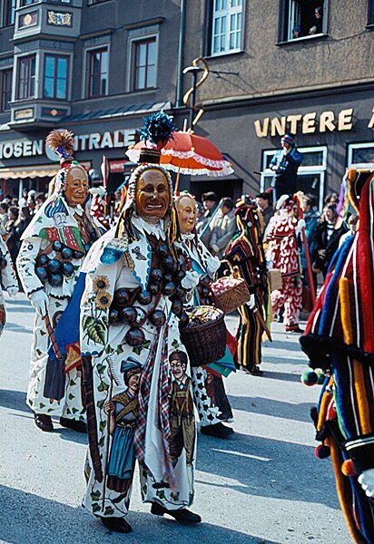 File:Rottweil-Fasnet-Biss0006.jpg