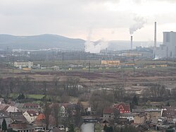 Rozvodna Chotějovice, v pozadí elektrárna Ledvice