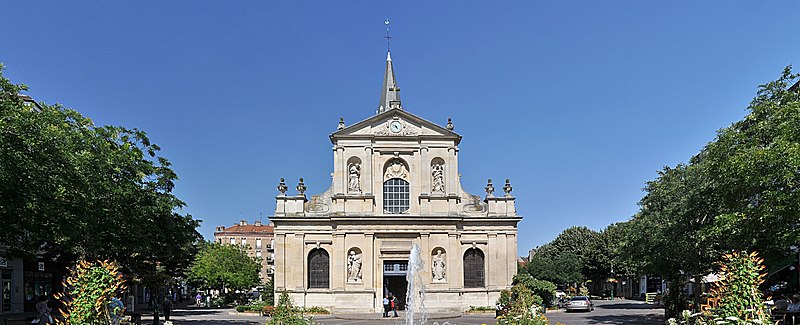 File:Rueil-Malmaison Église Saint-Pierre-Saint-Paul 012.jpg