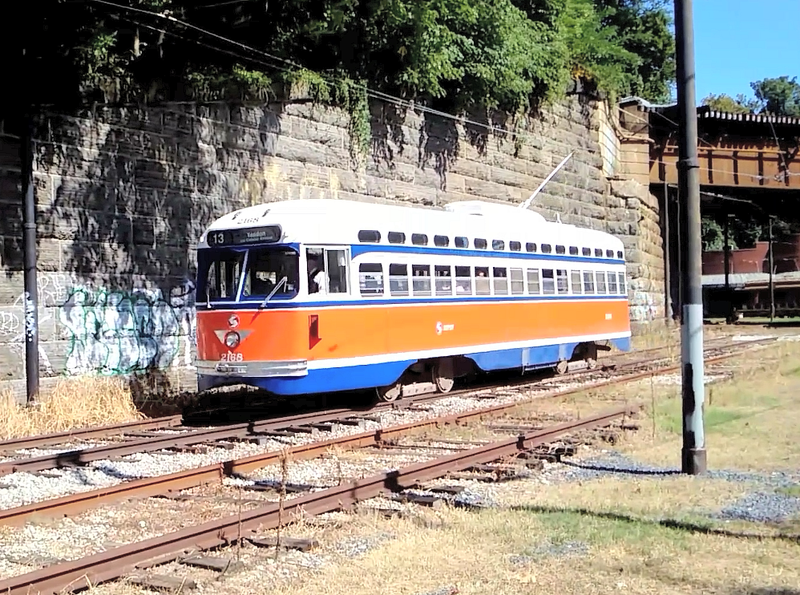 File:SEPTA PCC -2168.png