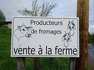 Saint-just-d'Avray - Panneau vente à la ferme fromages (avril 2019).jpg