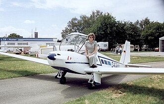 Schleicher ASK 16 showing arrangement of underwing retractable undercarriage and side-hinged canopy Schleicher AS-K16 Speyer-Edry 24.06.07R.jpg