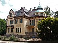 Villa with garden and enclosure