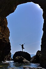 Thumbnail for File:Shoushan National Nature Park (TSAI,MING-LUN)-Chaishan coastline sea cave.jpg