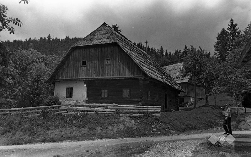File:Skomarje 30, pri Škuci 1963 (3).jpg