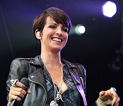 Nena esiintymässä vuonna 2013