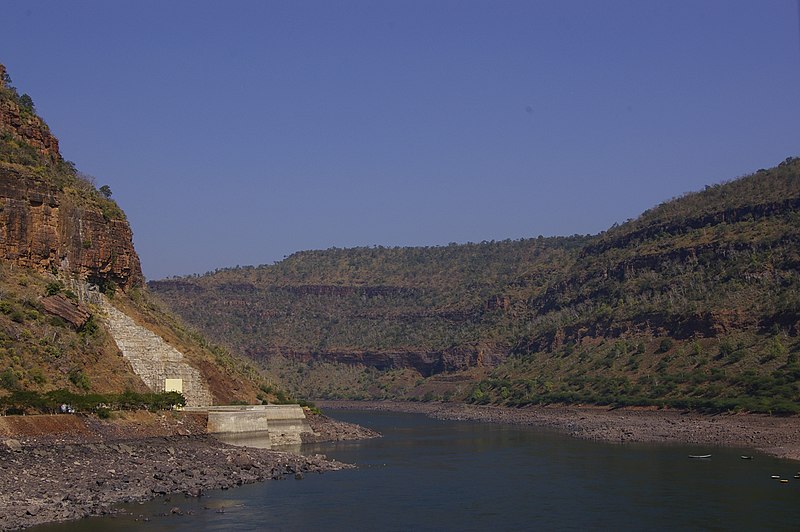 File:Soutěska řeky Kršny u Šríšajlamu.jpg