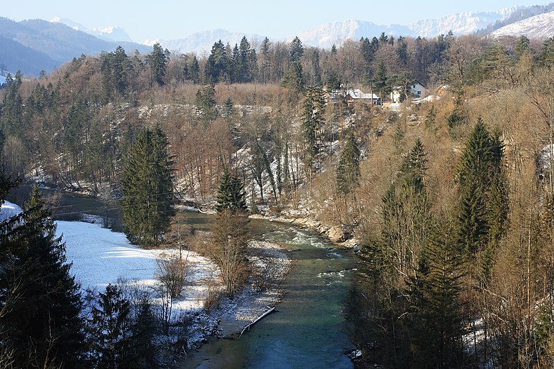 File:Steyrfluss im Winter.jpg