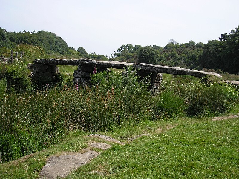 File:Stone bridge, Dartmoor, 15 September 2011.jpg