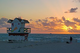 Východ slunce na Miami Beach.jpg