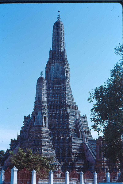 File:Temple of Dawn, Bangkok, circa 1964 (49233234712).jpg