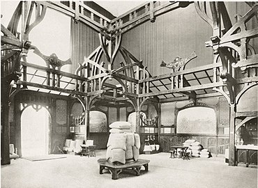 Structure en bois de Georges Hobé dans la salle des Grandes Cultures lors de l'exposition.