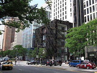 Michigan Avenue (Chicago) major north-south thoroughfare in Chicago, Illinois, United States