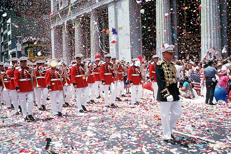 File:The Marine Corps Band marches in the city's victory parade for the returning veterans of Operation Desert Shield and Operation Desert Storm - DPLA - 7facbdc8f5cfa774657d5ee325886759.jpeg