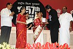 Bachchan in 57th National Film Awards The President, Smt. Pratibha Devisingh Patil presenting the Rajat Kamal Award to Shri Amitabh Bachchan for Best Actor (Film Paa), at the 57th National Film Awards function, in New Delhi on October 22, 2010.jpg