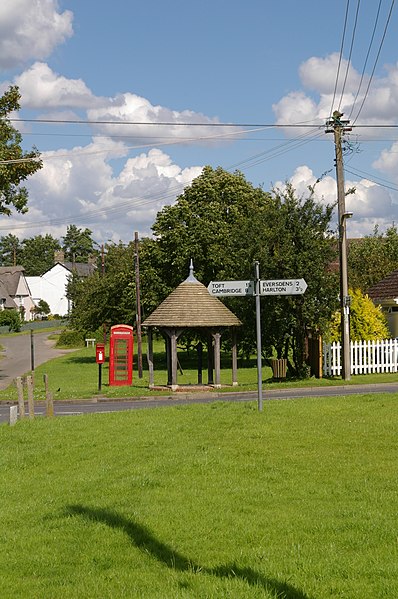 File:The crossroads in Kingston - geograph.org.uk - 487707.jpg