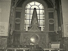 Antoine Coysevox, Monument funéraire de Charles Le Brun et Suzanne Butay, Paris, église Saint-Nicolas-du-Chardonnet