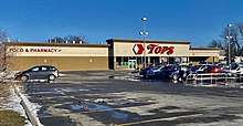 Tops supermarket, Jefferson Avenue, Buffalo, New York - 20220220 (cropped).jpg
