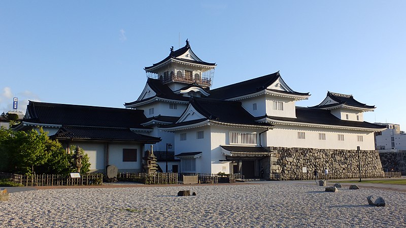 File:Toyama Municipal Folk Museum (mock keep tower of the Toyama Castle) 20180503.jpg