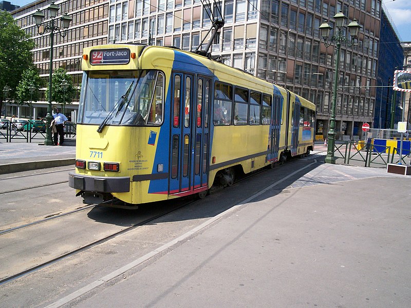 File:TramBrussels ligne92 Louise.JPG