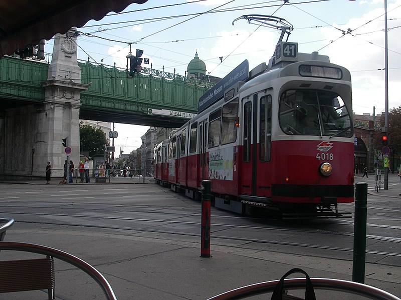 File:Tram - panoramio.jpg