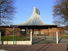 圣泰雷思教堂（法语：Église Sainte-Thérèse du Vert-Galant (Tremblay-en-France)）