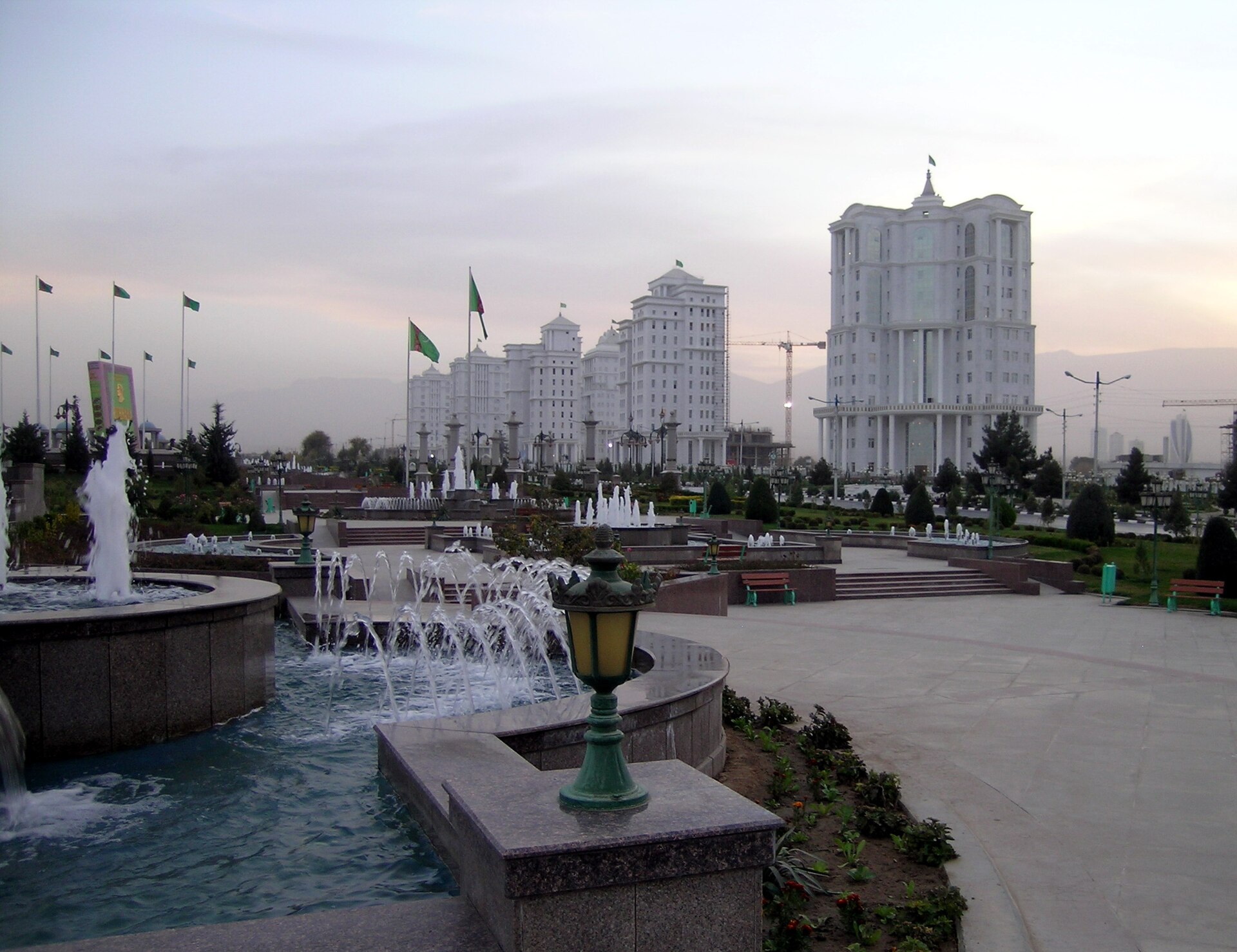 Turkmenistan Independence Monument, Ruhnama.jpg