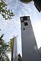 Der Kirchturm von St. Raphael (München)
