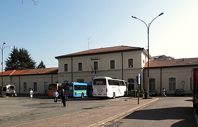 How to get to Varese FS with public transit - About the place