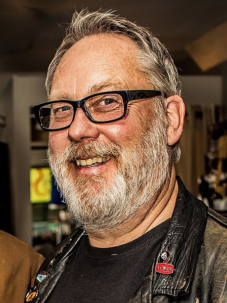 File:Vic Reeves 2019b.jpg