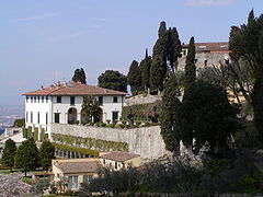 Villa Medici in Fiesole, with neighboring Villa San Girolamo (upper right) Villa Medici a Fiesole 1.jpg