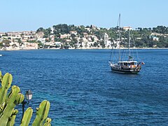 La rade de Villefranche-sur-Mer dans les Alpes-Maritimes.