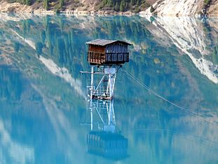 Дозорная башня на Большом Алматинском озере.