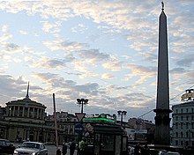 Nuit blanche sur la place de l'insurrection (Восстания) le 28 juin 2006 à 23 h (59,6° N).