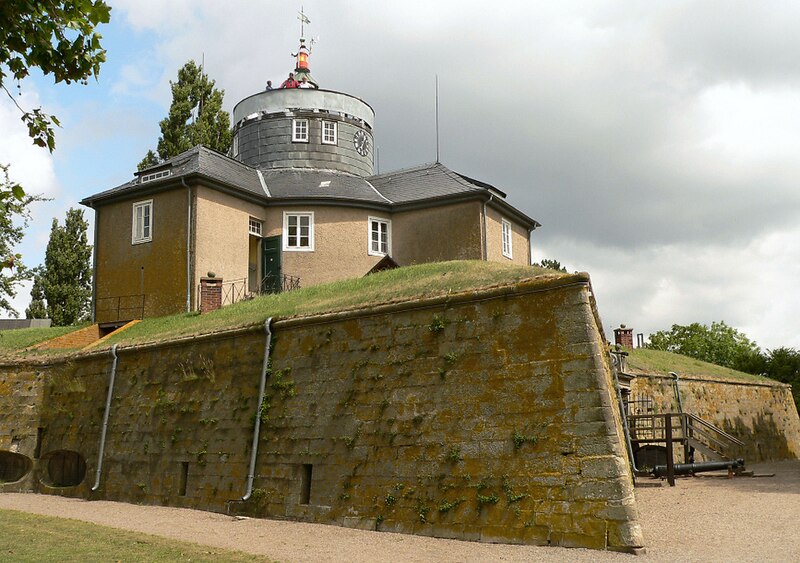 File:Wilhelmstein Festung Ecke.jpg