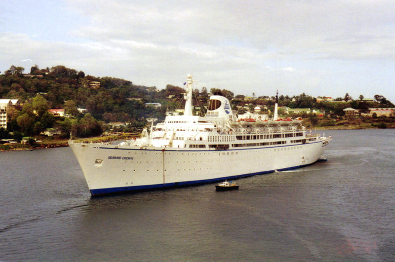 File:"Seawind Crown" - Saint Lucia, 1997.jpg