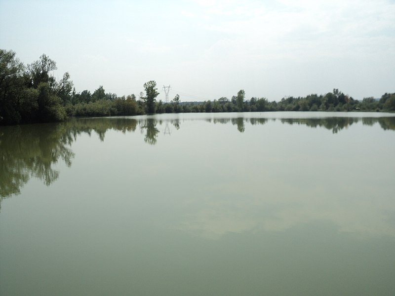 File:Šljunčare Ozalj jezero broj 1.JPG