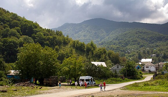 Погода в ауле калеж. Ахметовская Краснодарский край аул. Аул Лыготх. Изумрудная Долина аул Хаджико. Адыгейский аул в Лазаревском.