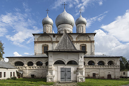 Вид с запада