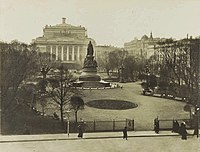 Александринский театр и памятник Екатерине II
